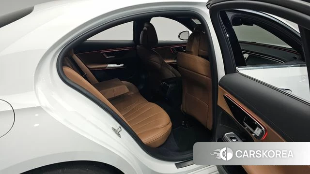 Mercedes-Benz E-Class W214 2025 Белый из Кореи, фото 2