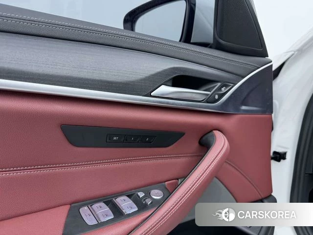BMW 5 series 2023 Белый из Китая, фото 2