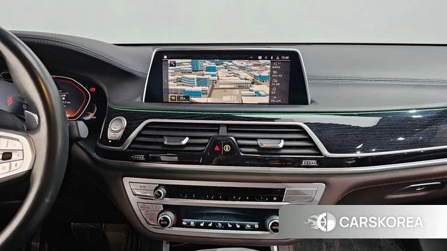 BMW 7 Series (G11) 2020 Черный из Кореи, фото 2