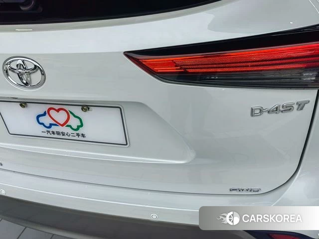 Toyota Highlander 2024 Белый из Китая, фото 2
