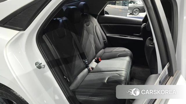 Hyundai Avante Hybrid (CN7) 2023 Белый из Кореи, фото 2