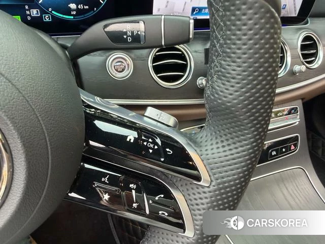 Mercedes-Benz E-Class 2022 Коричневый из Китая, фото 2