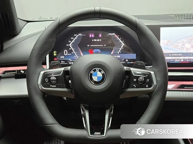 BMW 5 Series (G60) 2026 Черный из Кореи, фото 2