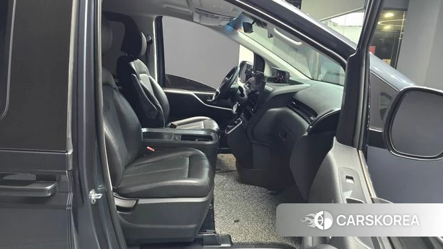 Hyundai Staria 2022 Серый из Кореи, фото 2