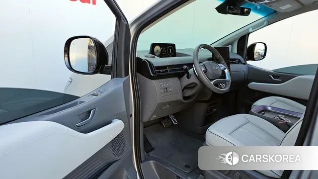 Hyundai Staria 2023 Серебряный из Кореи, фото 2