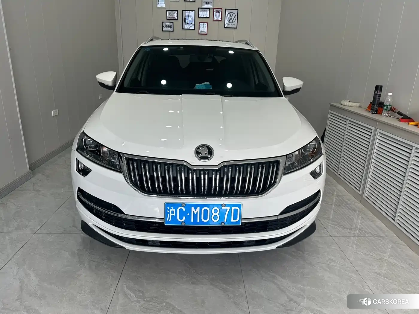 Skoda Karoq 2023 Белый из Китая, фото 2