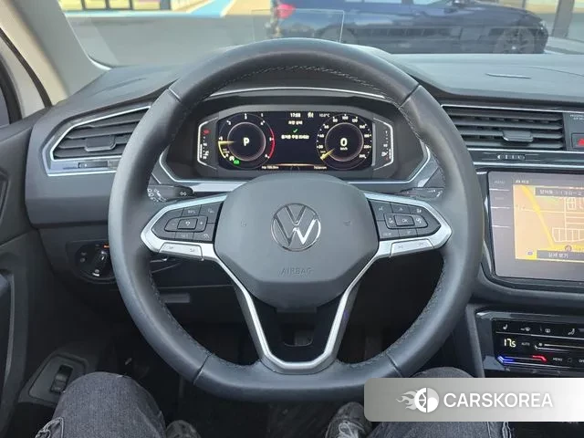 Volkswagen Tiguan second Generation 2021 Белый из Кореи, фото 2