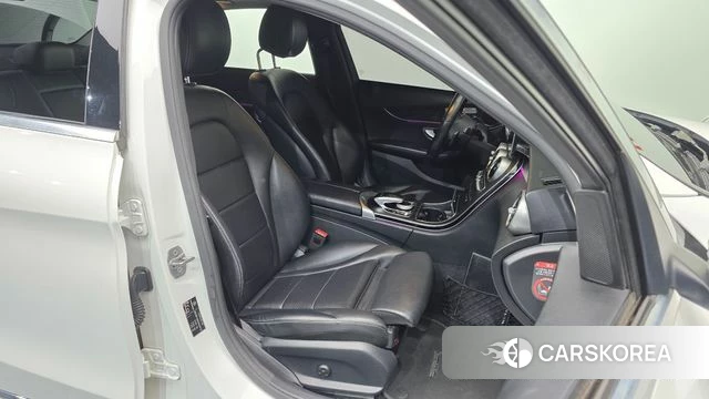 Mercedes-Benz C-Class W205 2019 Белый из Кореи, фото 2