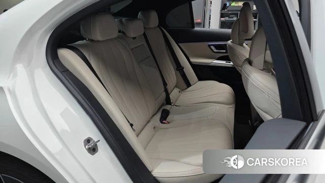 Mercedes-Benz E-Class W214 2025 Белый из Кореи, фото 2