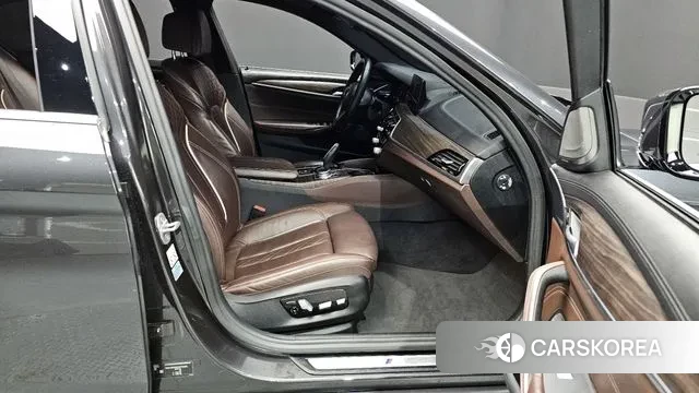 BMW 5 Series (G30) 2020 Серый из Кореи, фото 2