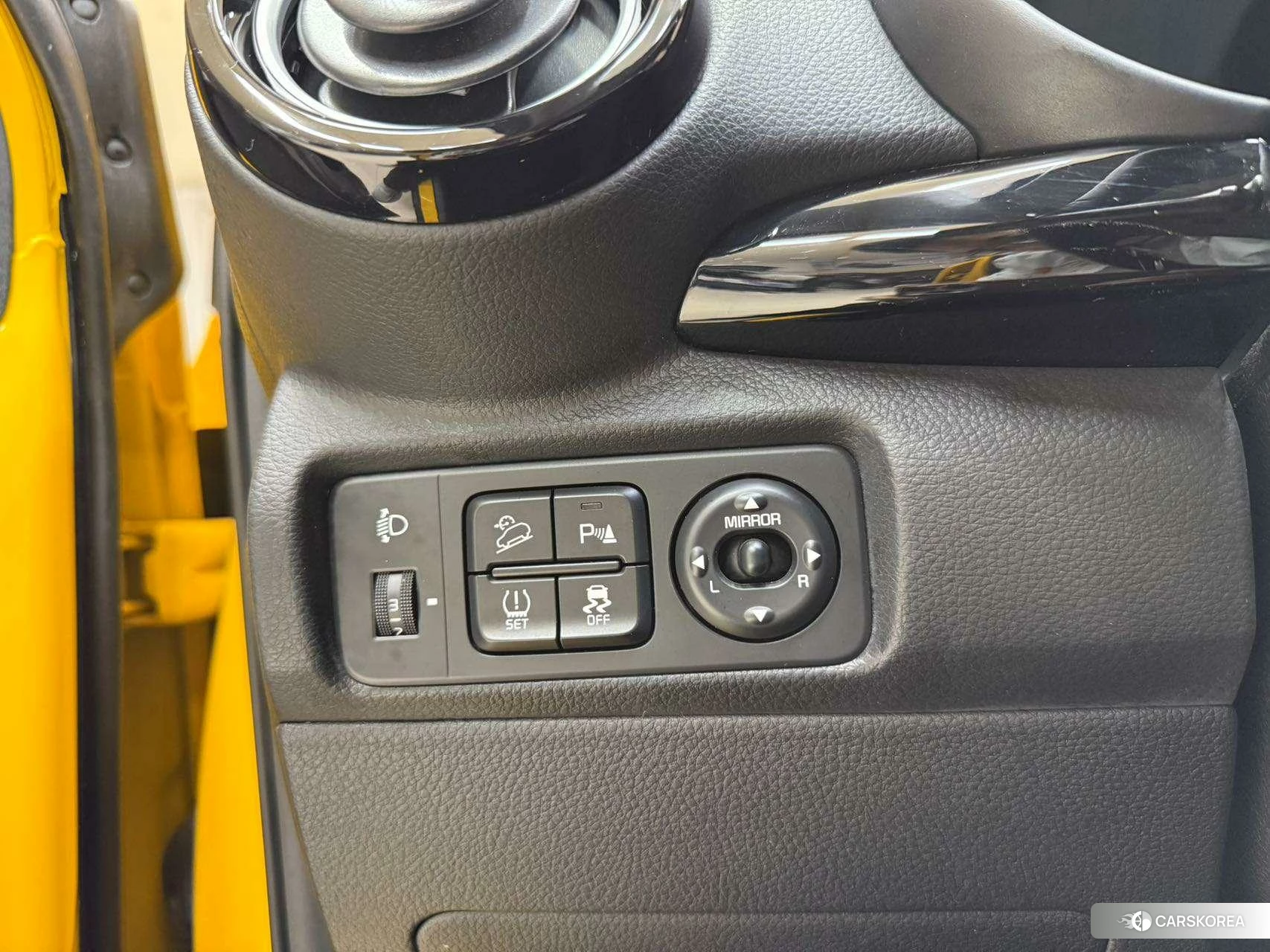 Kia KX1 2021 Желтый из Китая, фото 2