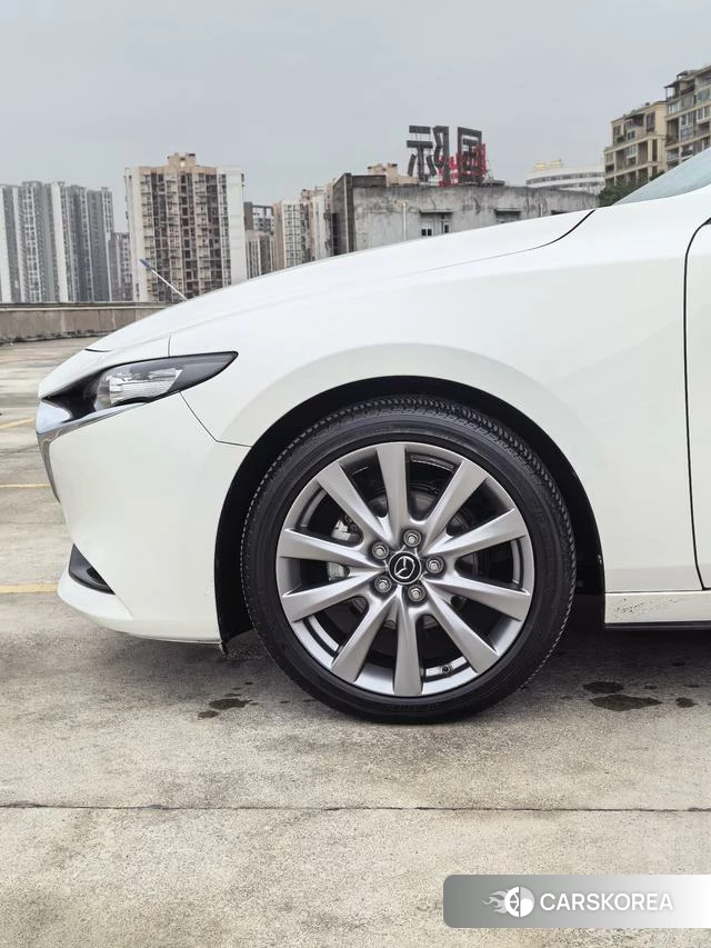 Mazda 3 2021 Белый из Китая, фото 2