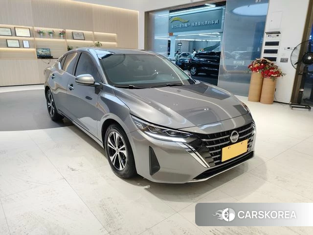 Nissan Sylphy 2025 Серебристо-серый из Китая, фото 2