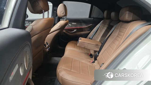 Mercedes-Benz E-Class W213 2023 Белый из Кореи, фото 2