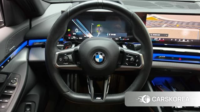 BMW 5 Series (G60) 2024 Серый из Кореи, фото 2