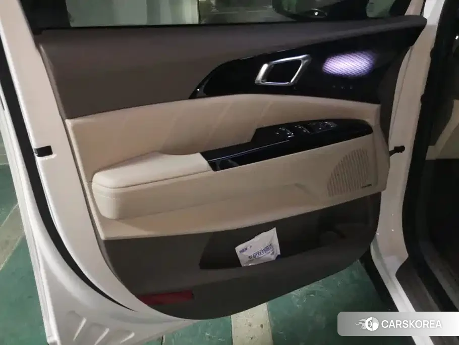 Kia Carnival 2024 Белый из Китая, фото 2