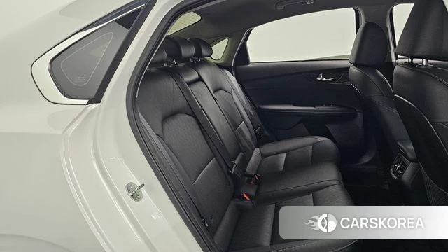 Kia The New K3 2nd generation 2022 Белый из Кореи, фото 2