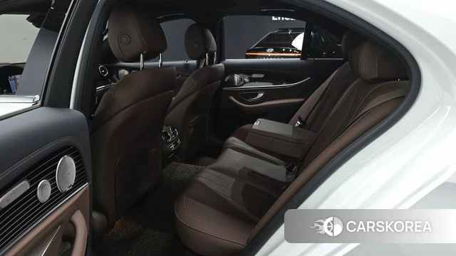 Mercedes-Benz E-Class W213 2022 Белый из Кореи, фото 3