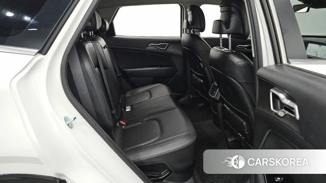 Kia Sportage 5th Generation Hybrid 2023 Белый из Кореи, фото 2