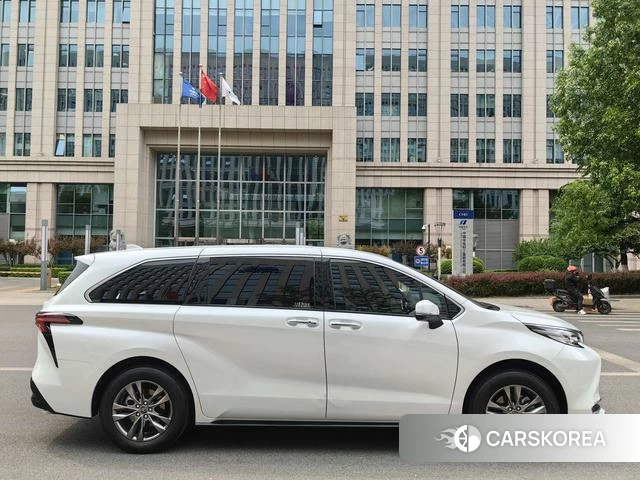 Toyota Sienna 2026 Белый из Китая, фото 2