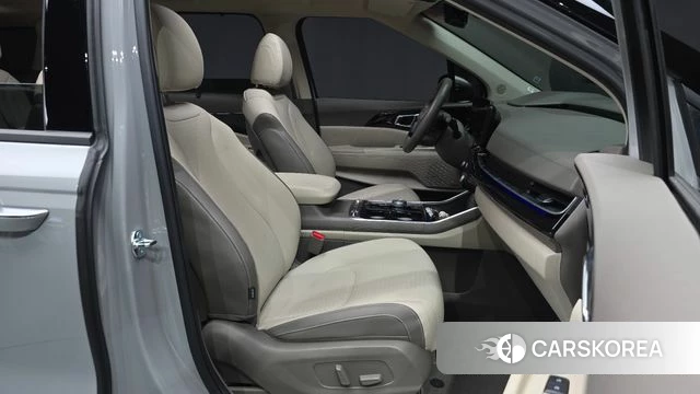 Kia The New Carnival 4th Generation 2025 Серебристо-серый из Кореи, фото 2