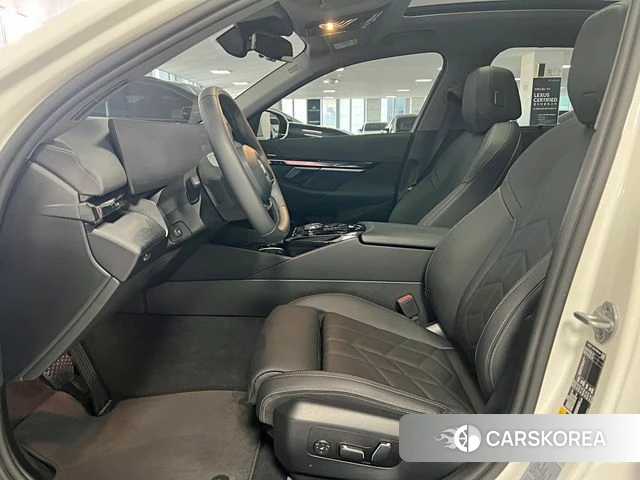 BMW i5 (G60) 2024 Белый из Кореи, фото 2