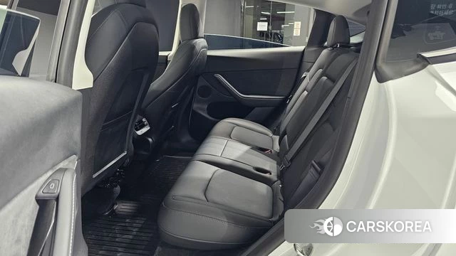 Tesla Model Y 2023 Белый из Кореи, фото 2