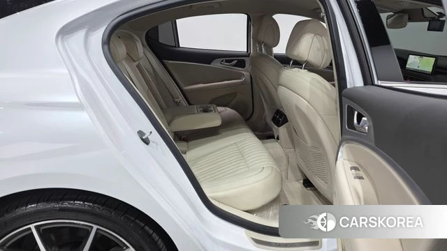Genesis The New G70 2022 Белый из Кореи, фото 2