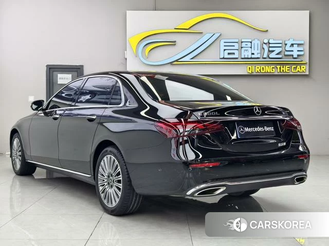 Mercedes-Benz E-Class 2023 Черный из Китая, фото 2