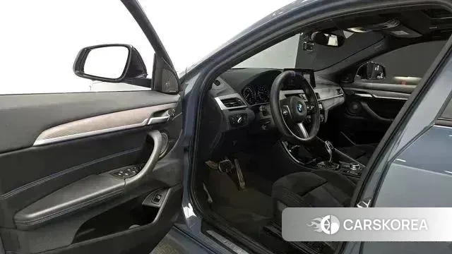 BMW X2 (F39) 2022 Серый из Кореи, фото 2