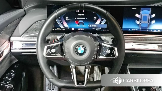 BMW 7 Series (G70) 2023 Черный из Кореи, фото 2