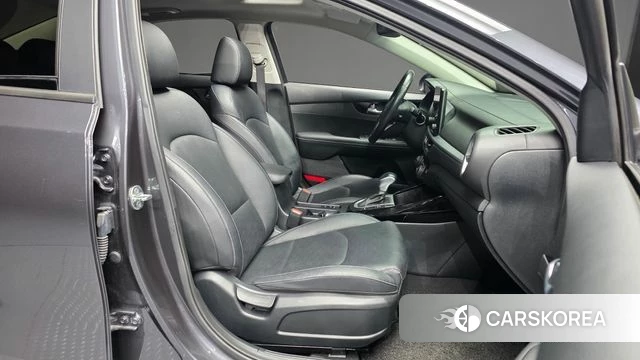Kia The New K3 2nd generation 2022 Серый из Кореи, фото 2