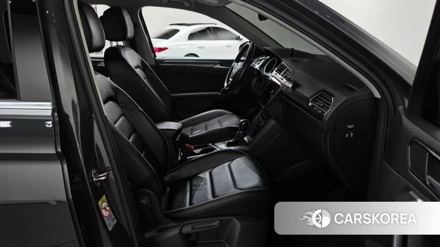 Volkswagen Tiguan second Generation 2018 Серый из Кореи, фото 2