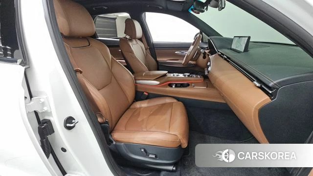 Genesis GV70 2022 Белый из Кореи, фото 2