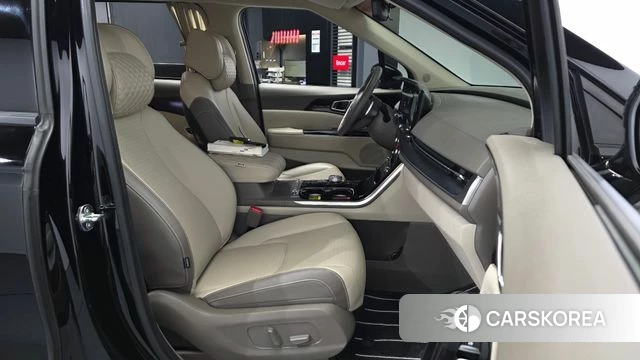 Kia Carnival 4th generation 2023 Черный из Кореи, фото 2