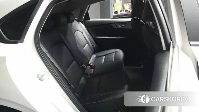 Kia The New K3 2nd generation 2022 Белый из Кореи, фото 2