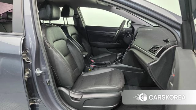 Hyundai Avante AD 2018 Серый из Кореи, фото 2