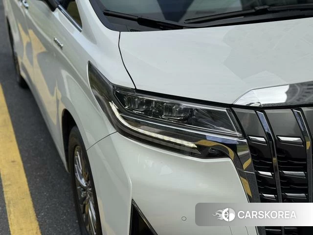 Toyota Alphard 2021 Белый из Китая, фото 2