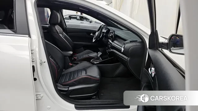 Kia The New K3 2nd generation 2022 Белый из Кореи, фото 2