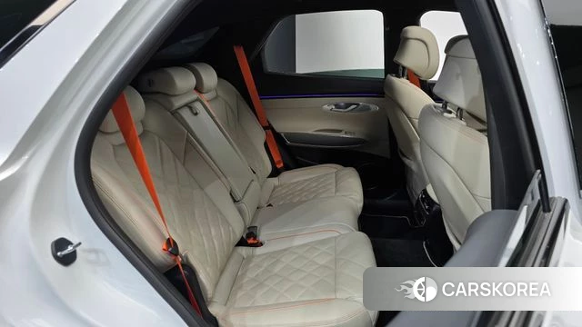 Genesis GV70 2024 Белый из Кореи, фото 2