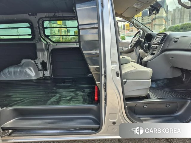 Hyundai The New Grand Starex 2020 Серебристо-серый из Кореи, фото 2