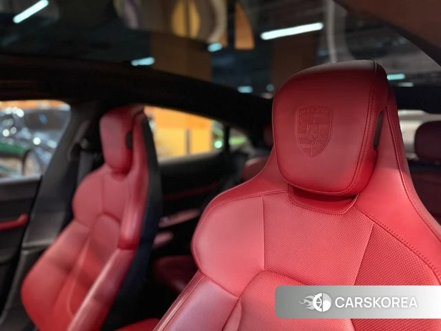 Porsche Taycan 2021 Белый из Кореи, фото 2