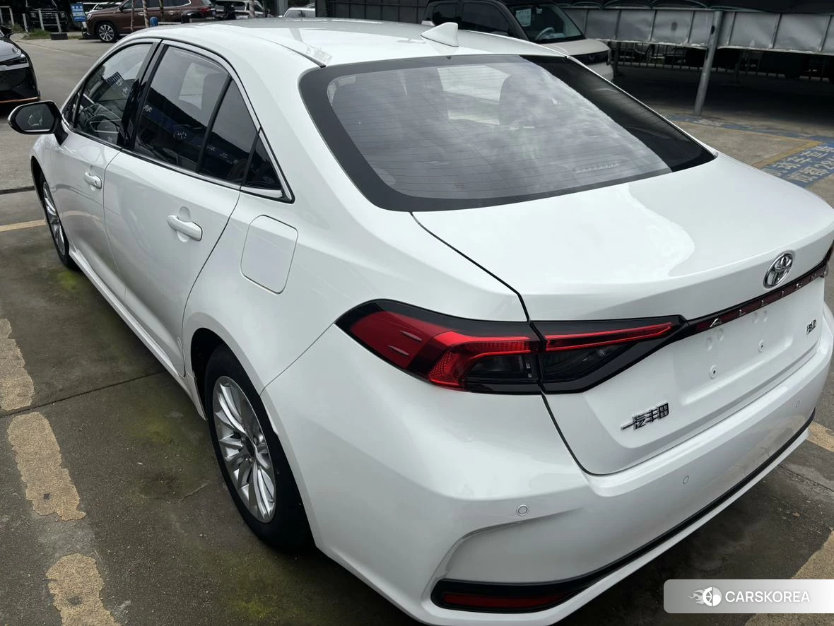 Toyota Allion 2022 Белый из Китая, фото 2