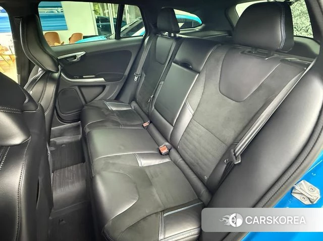 Volvo V60 2018 Синий из Кореи, фото 2