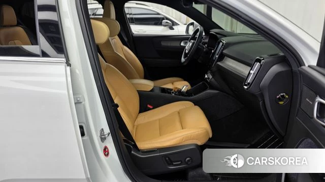 Volvo XC40 2020 Белый из Кореи, фото 2