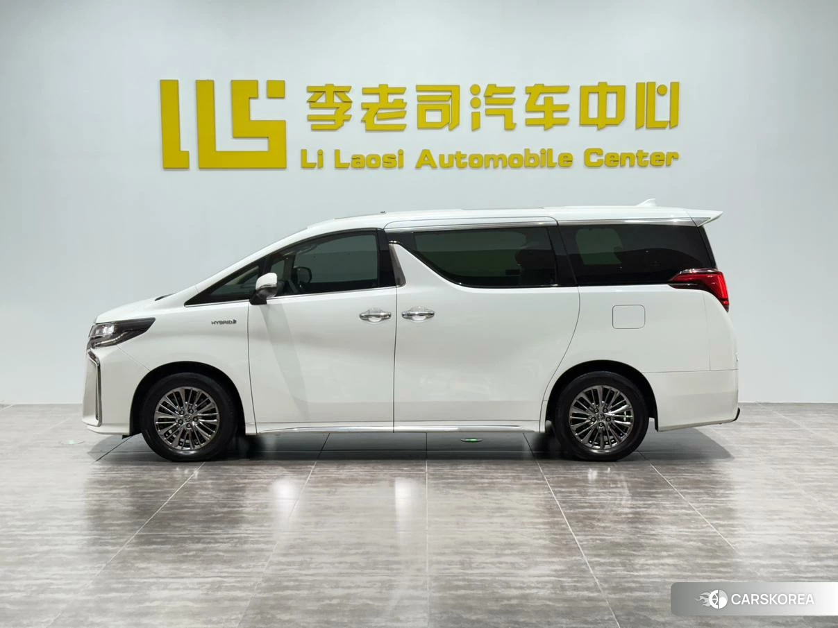Toyota Alphard 2021 Белый из Китая, фото 2