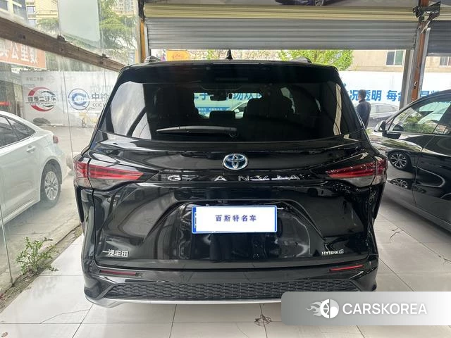 Toyota Granvia 2023 Черный из Китая, фото 2