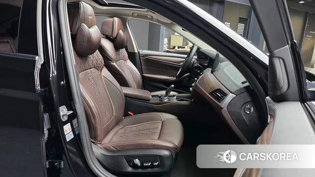 BMW 5 Series (G30) 2022 Черный из Кореи, фото 2