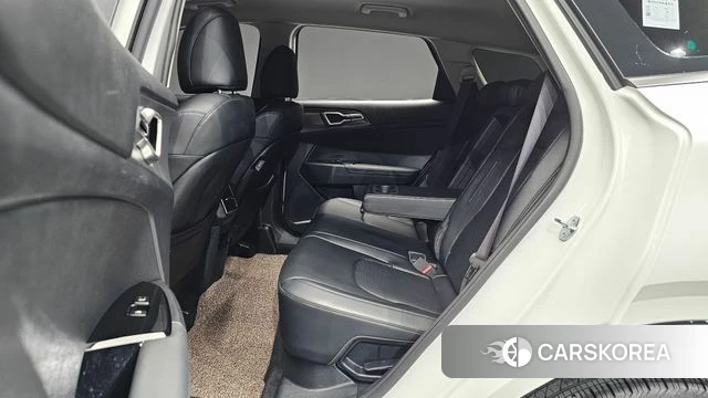 Kia Sportage 5th Generation Hybrid 2024 Белый из Кореи, фото 2