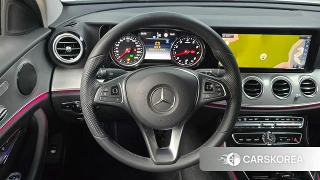 Mercedes-Benz E-Class W213 2018 Белый из Кореи, фото 3